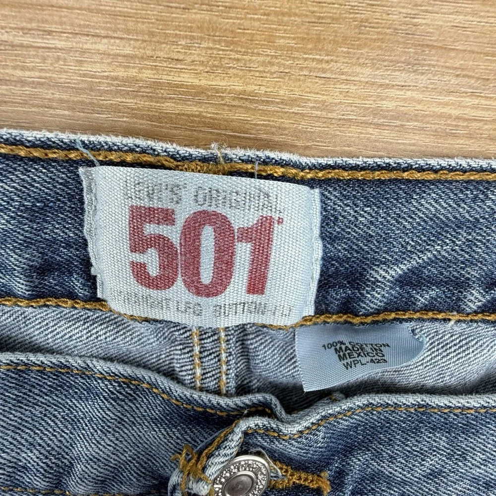 Vtg Levis 501 Button Fly Jeans 48x32‎ Denim Y2K Med Wash - Picture 2 of 7